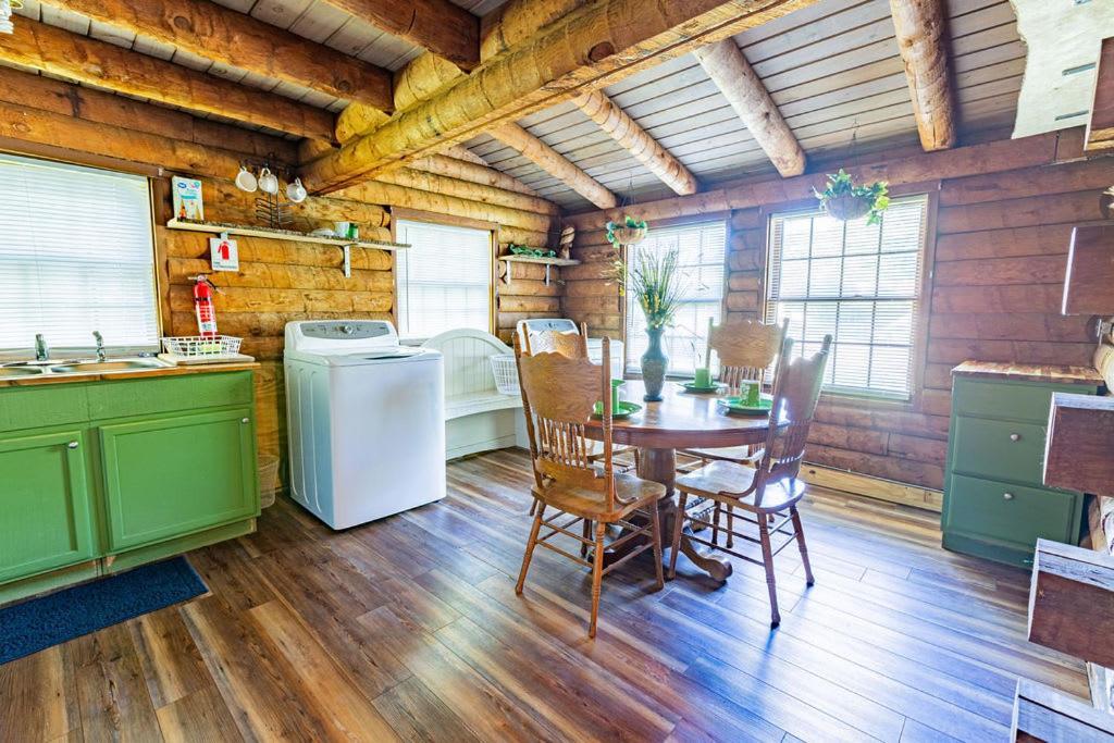Authentic Log Cabin Mins From Chatts Best Sites Villa Chattanooga Eksteriør bilde